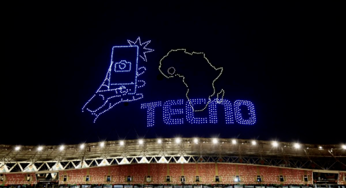 传音旗下品牌TECNO千架无人机点亮第34届非洲杯开幕式 启动“梦想球场”公益改造计划