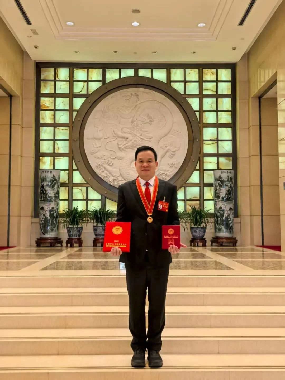 民企之光！深圳2人荣获国家级荣誉